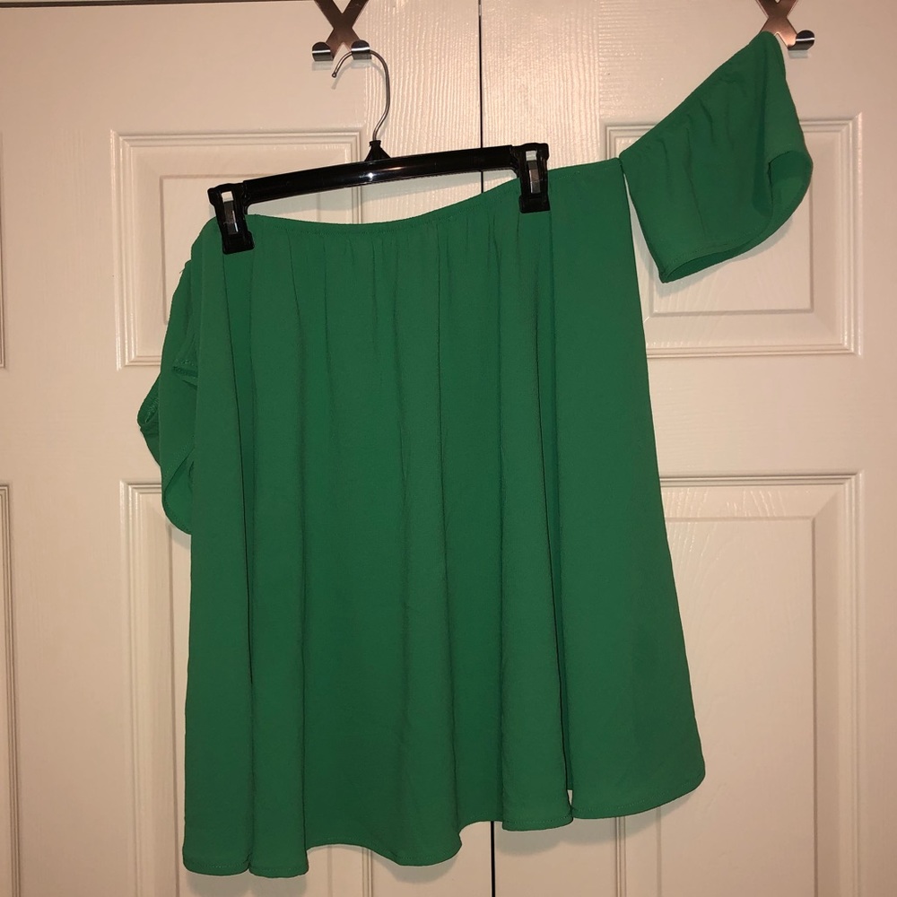 Off the Shoulder Top - Sz L